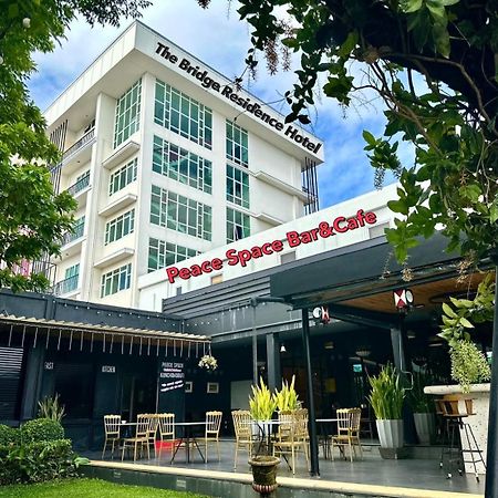 The Bridge Residence Hotel Kanchanaburi Exterior foto